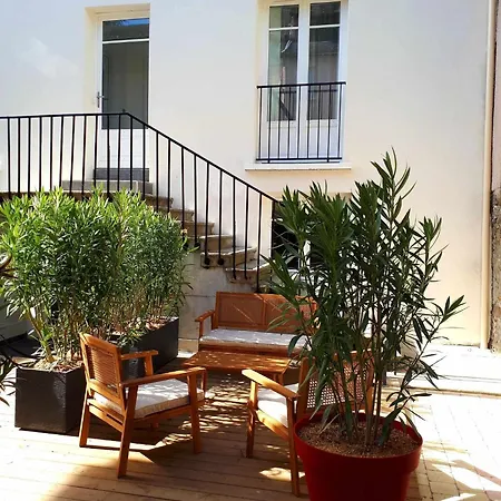 Le Square Apartment